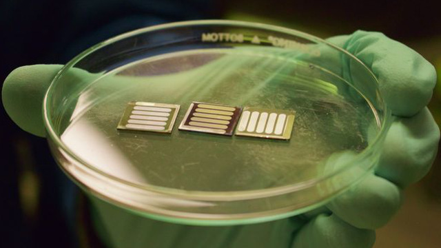 UCLA - Perovskite solar cells with metal oxide hole and electron transport layers< UCLA - Perovskite solar cells with metal oxide hole and electron transport layers