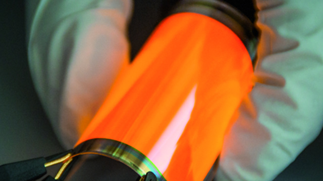 Fraunhofer FEP - Flexible OLEDs with adjustable colours – new design options for lighting designers Fraunhofer FEP - Flexible OLEDs with adjustable colours – new design options for lighting designers