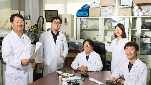 UNIST - Research team UNIST - Research team